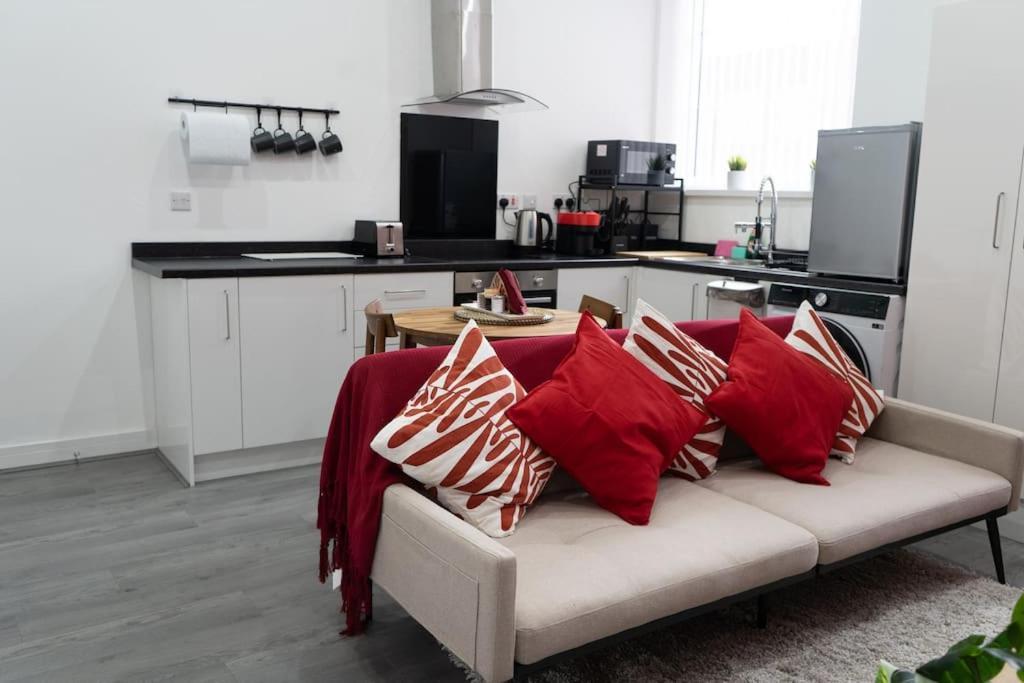 Stylish 1 Bed Apartment In Newly Refurbished Building W/ Parking & Wi-Fi Birmingham Extérieur photo